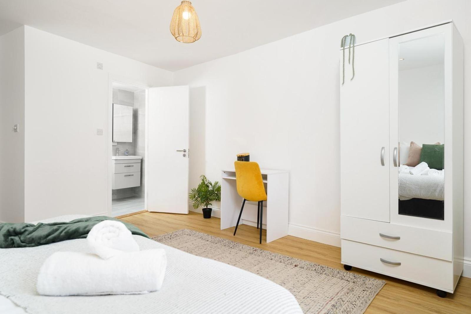 Stylish 2br Sleeps 6
